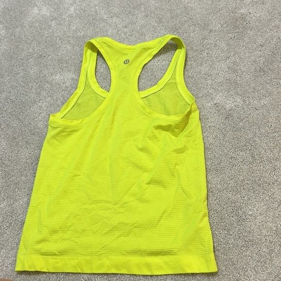 Lululemon swiftly tech racerback tanktop size 2 in electric lemon - Picture 2 of 3
